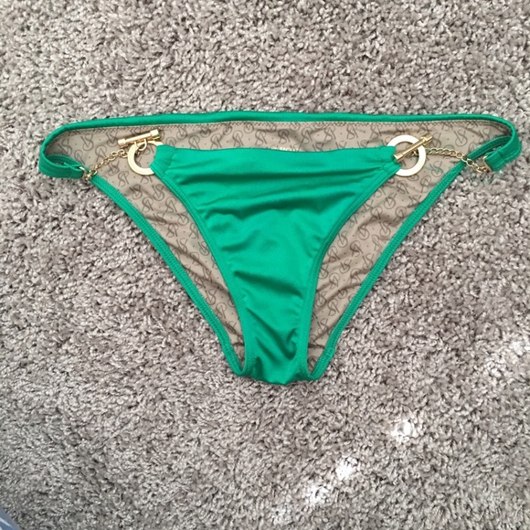 Victoria secret bikini - Picture 3 of 4